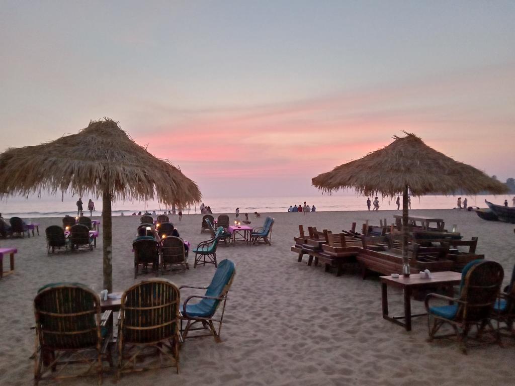 Sunset-view-from-SunMoon-Resort-Goa 